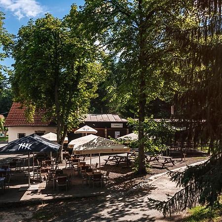 Rekreacni Areal Prihrazy Hotel Zdar  Екстериор снимка